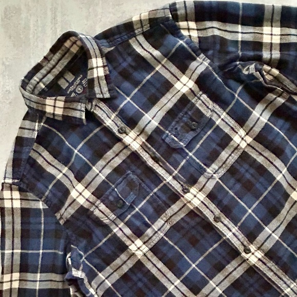 American Eagle Outfitters Athletic Fit Button Up Cotton Plaid Flannel Shirt, M - Picture 3 of 6